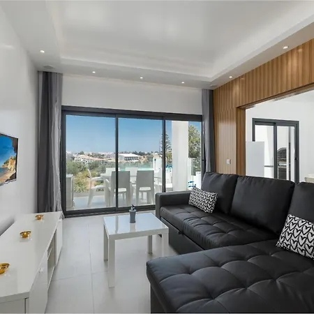 Correeira Luxury Residence T2 E - Albufeira, Pools, Wifi, Bbq, Beach Albufeira
