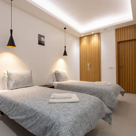 Correeira Luxury Residence T2 E - Albufeira, Pools, Wifi, Bbq, Beach